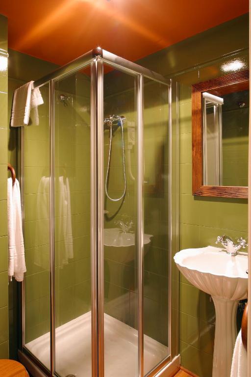 Hotel Avenida Real Villaviciosa  Bilik gambar